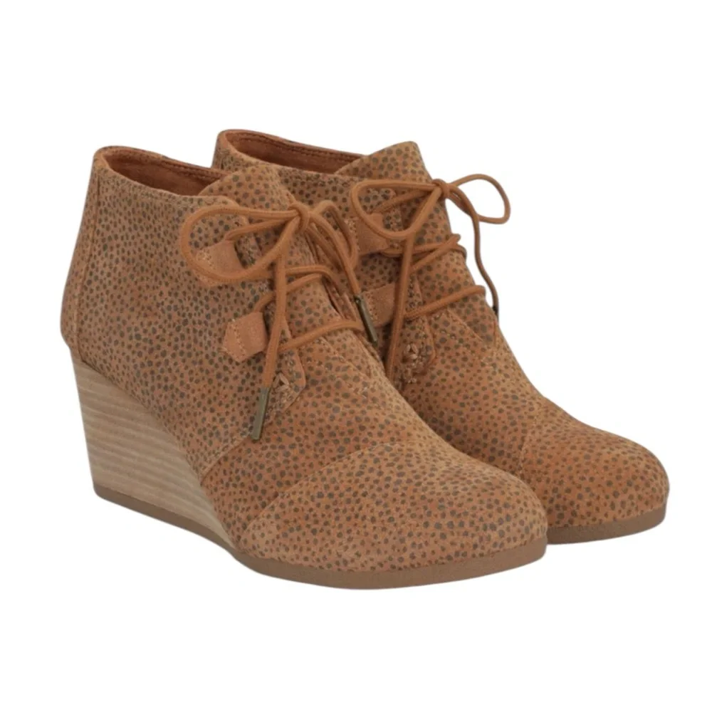 NWT Toms Kala Desert Lace Up Suede Wedge Booties Cheetah ‎ Winter Boots Comfort